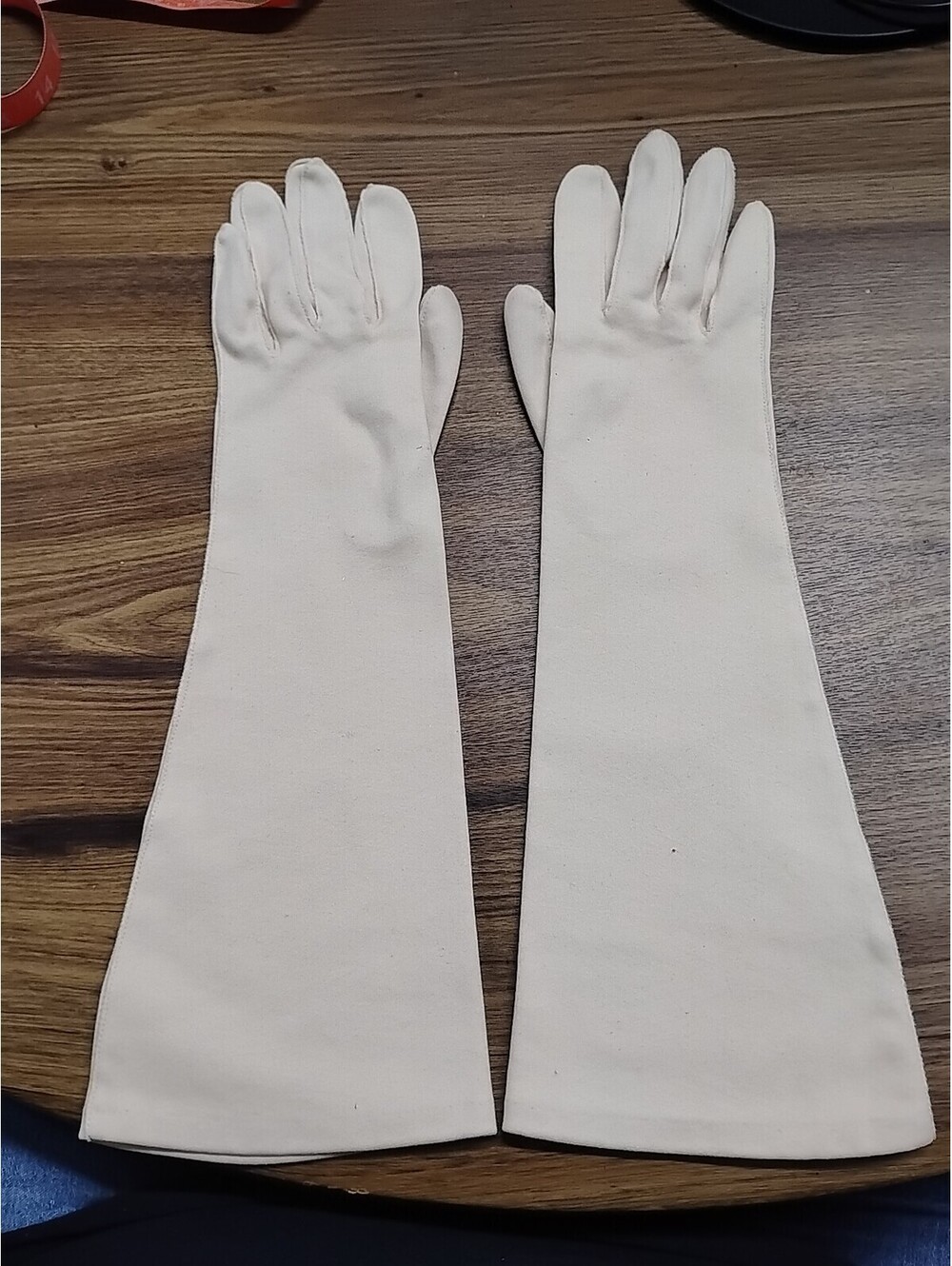 Vintage CRESCENDOE CARESSE Ivory Opera Gloves Size 7 Italy